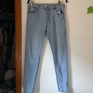 FOREVER 21 skinny figure hugging light wash jeans